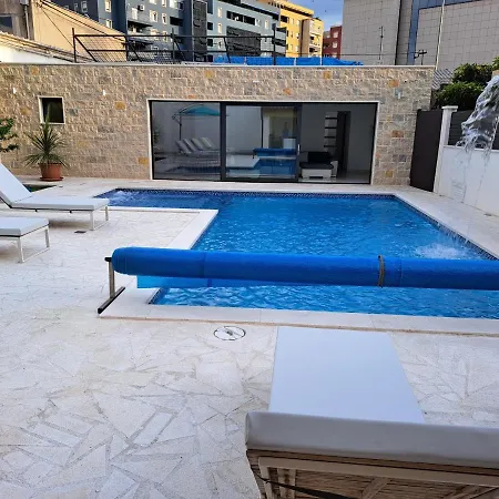 Villa Enjoy Lux In