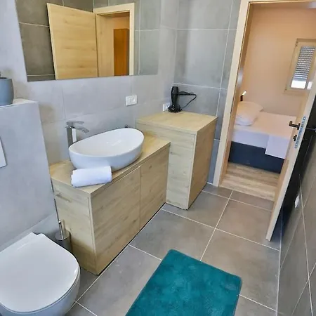 Enjoy Lux In * スプリト