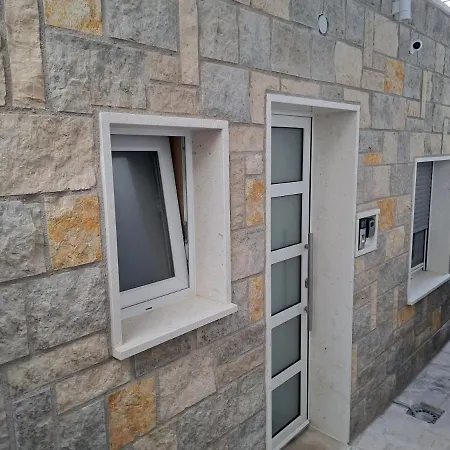 فيلة Enjoy Lux In *