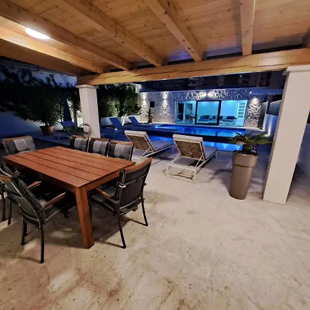 Enjoy Lux In ヴィラ *