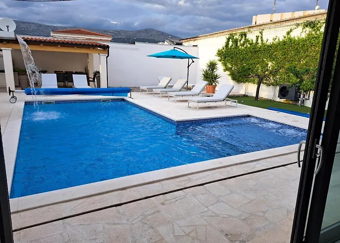 Villa Enjoy Lux In *